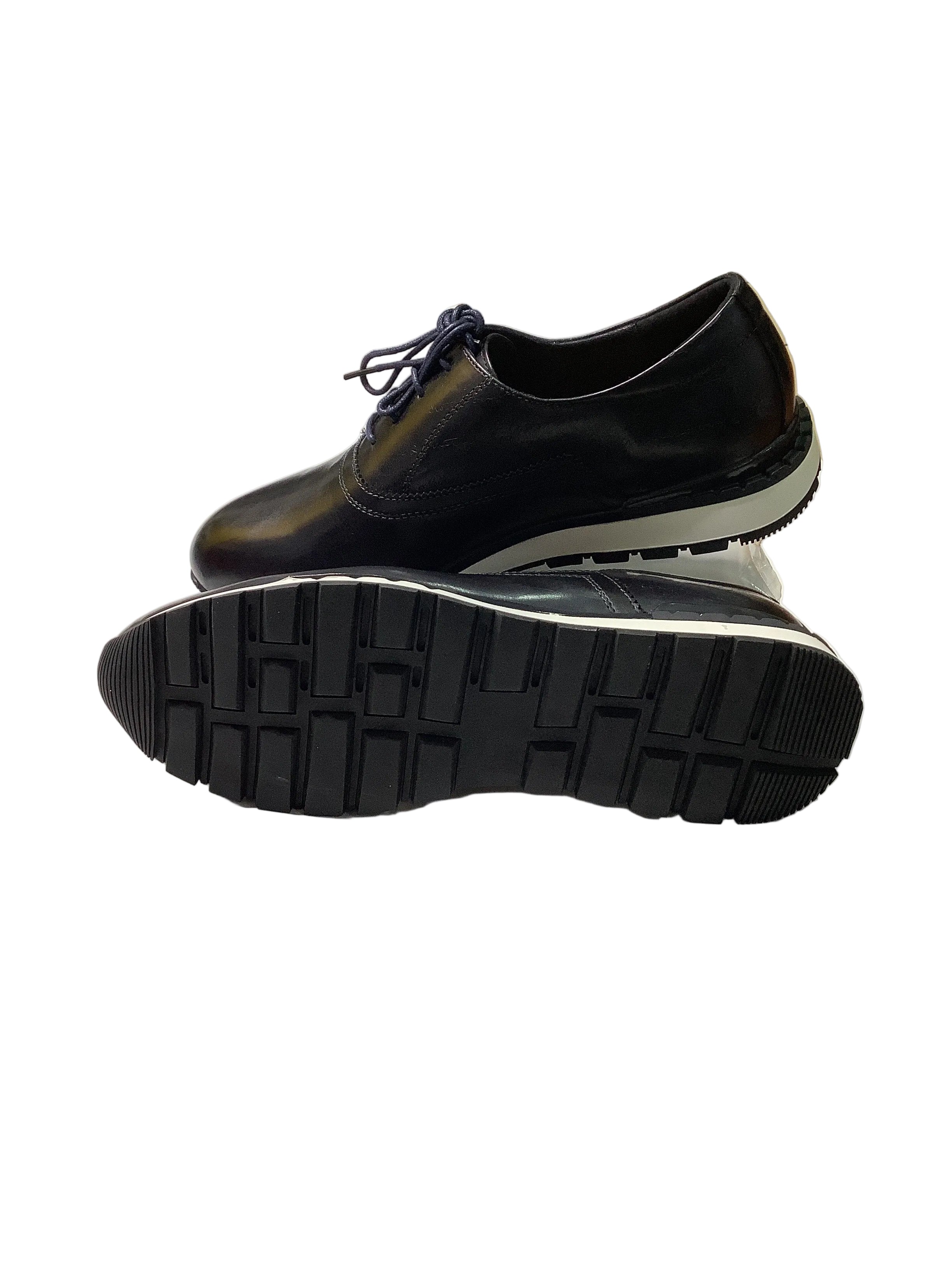 Cvepval Black Shoe With White Sole.
