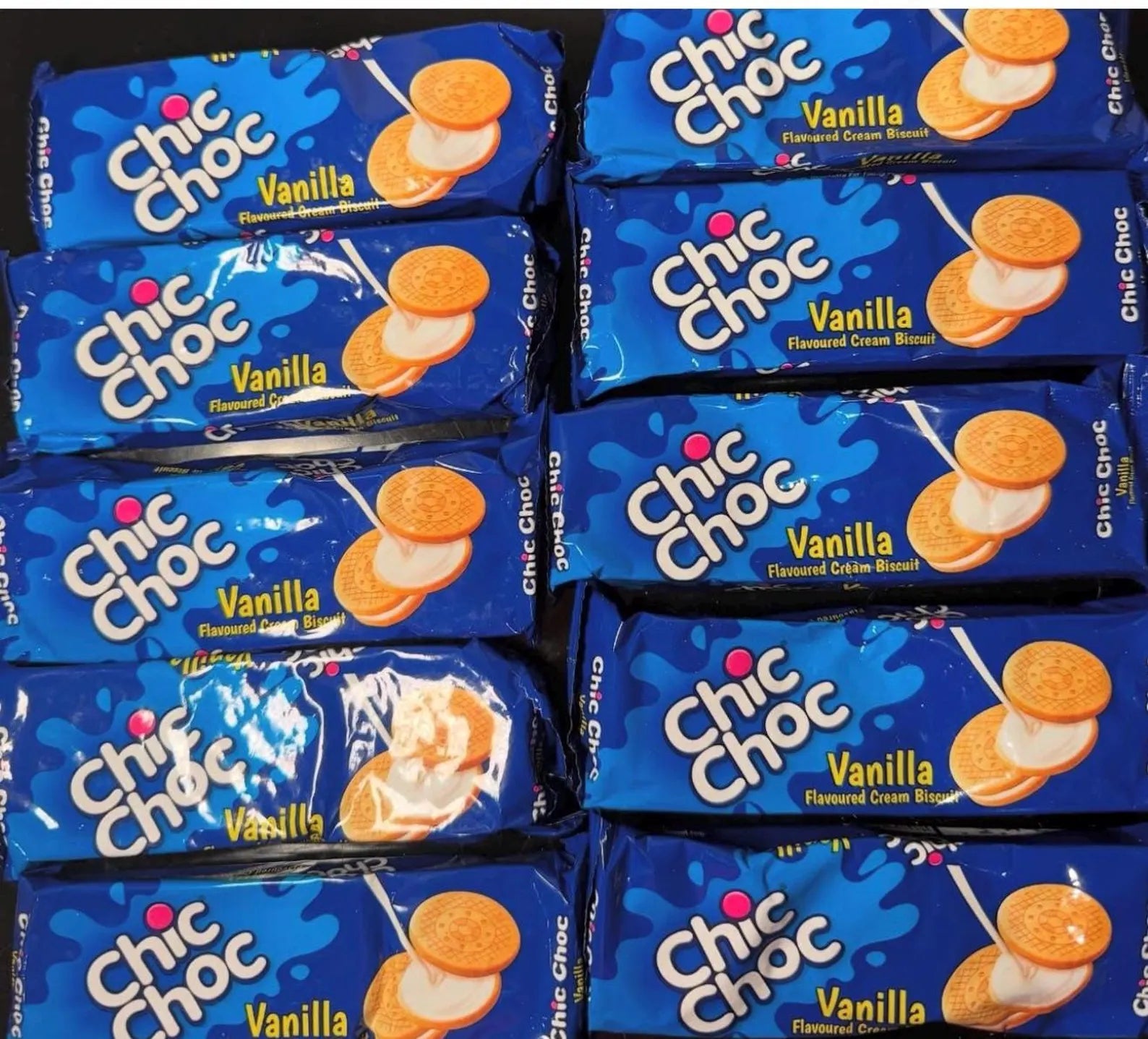 Chic Choc Vanilla Flavoured Cream Biscuit 26g (Single)