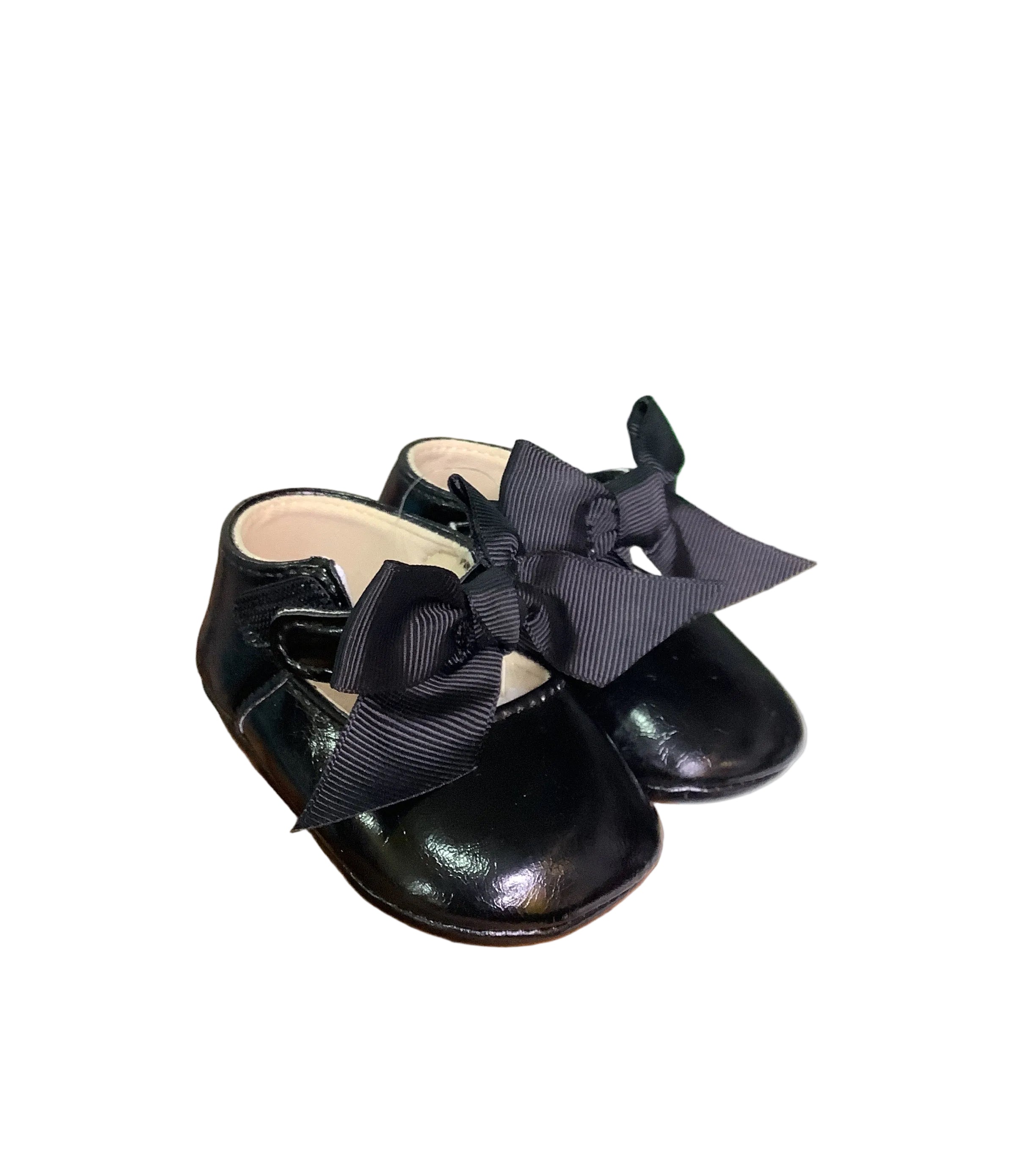 Baby/Toddler Girls Shoe With Bow Tie.