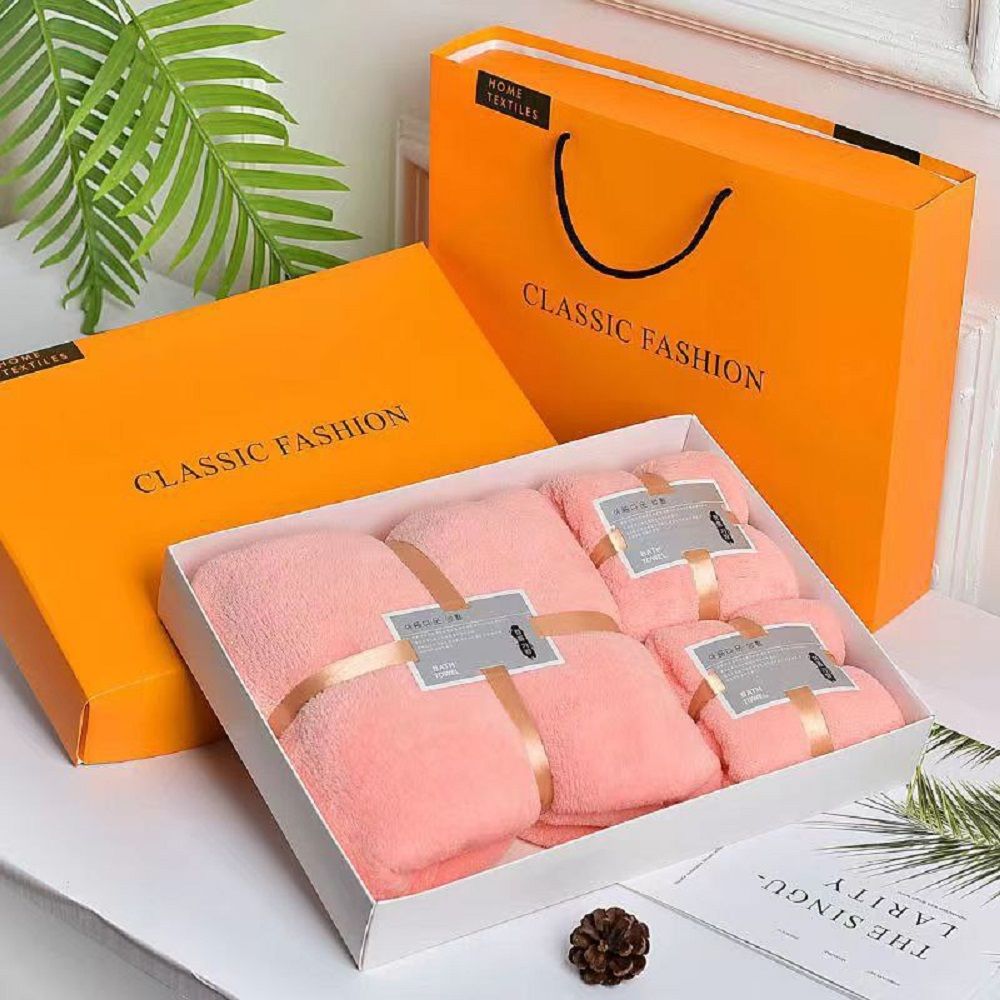 CLASSIC FASHION HOME TEXTILES TOWEL SET.