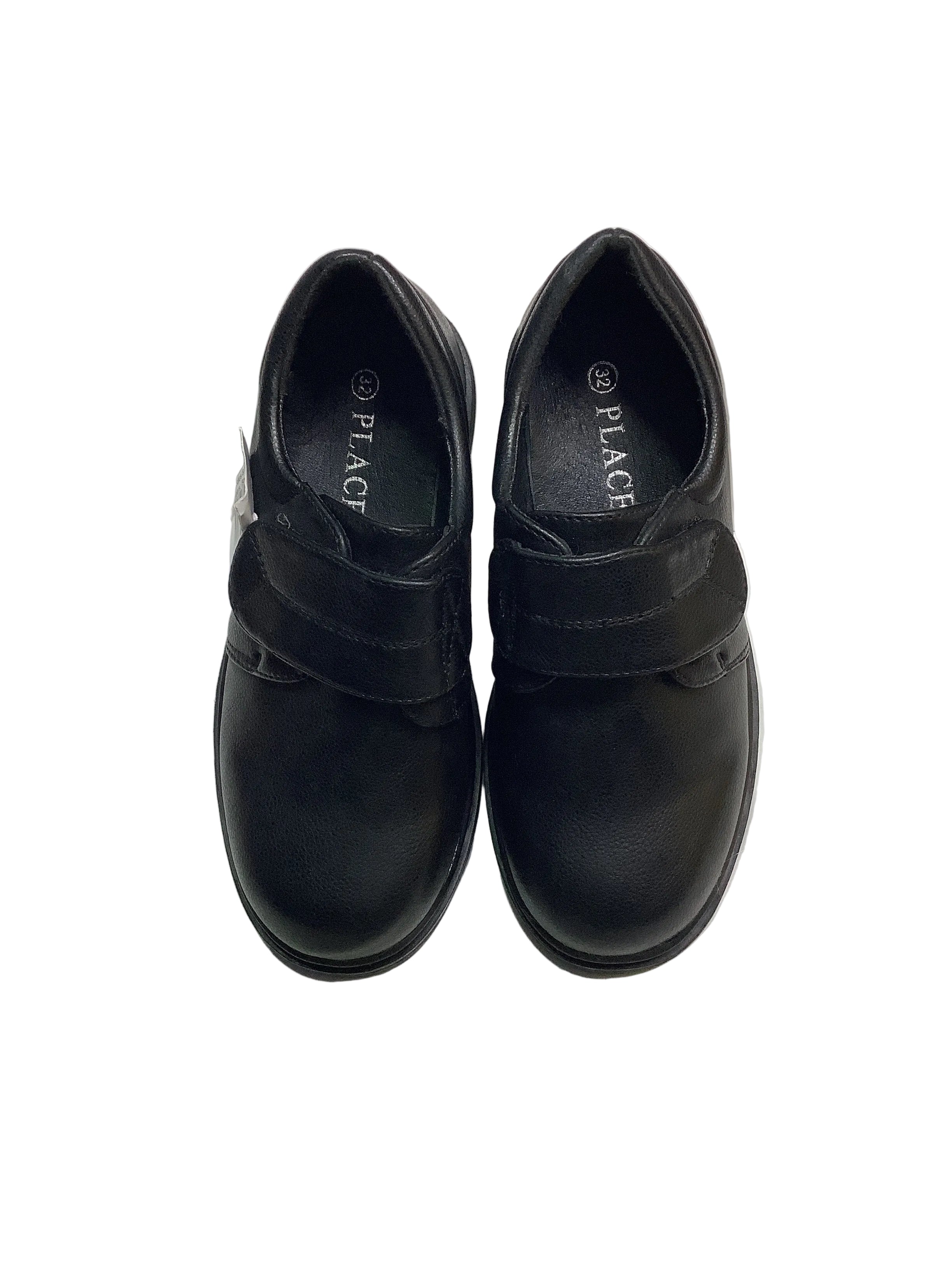 Place Boys Shoes.