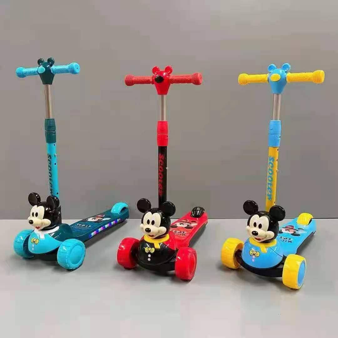Mickey Mouse Scooter (DMX).