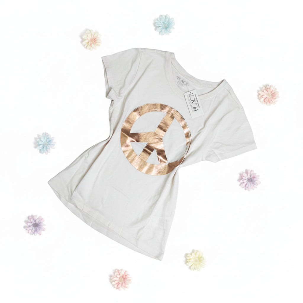 The Children's Place T-shirt.